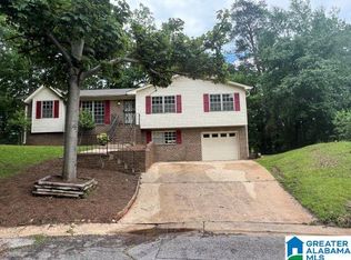 1729 English Knoll Cir, Birmingham, AL 35235