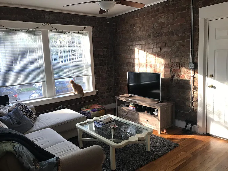2130 Maury Ave — Photo 4