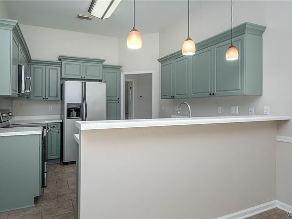 5th image of 2702 Mayfield St