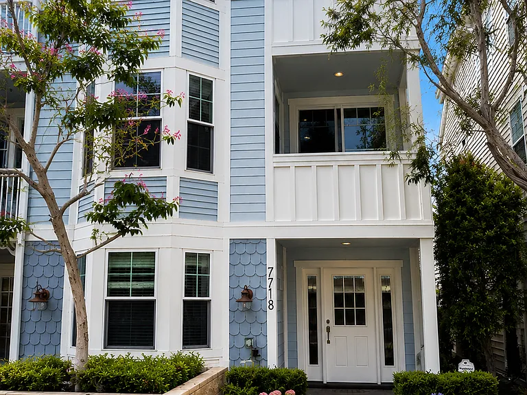 7718 Ivanhoe Ave — Photo 1