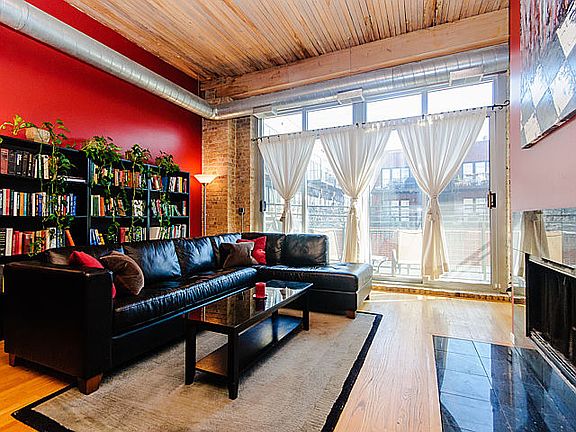 5th image of 2333 W Saint Paul Ave APT 213
