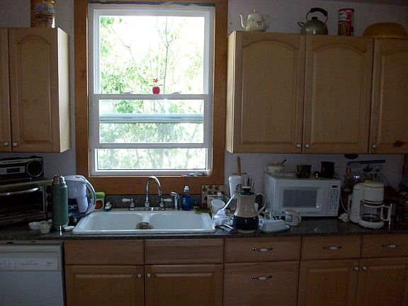 4th image of 2505 Lombard Ave