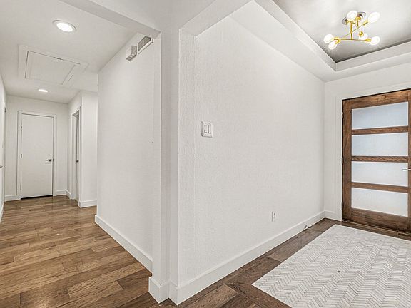 4th image of 3127 Merrell Rd