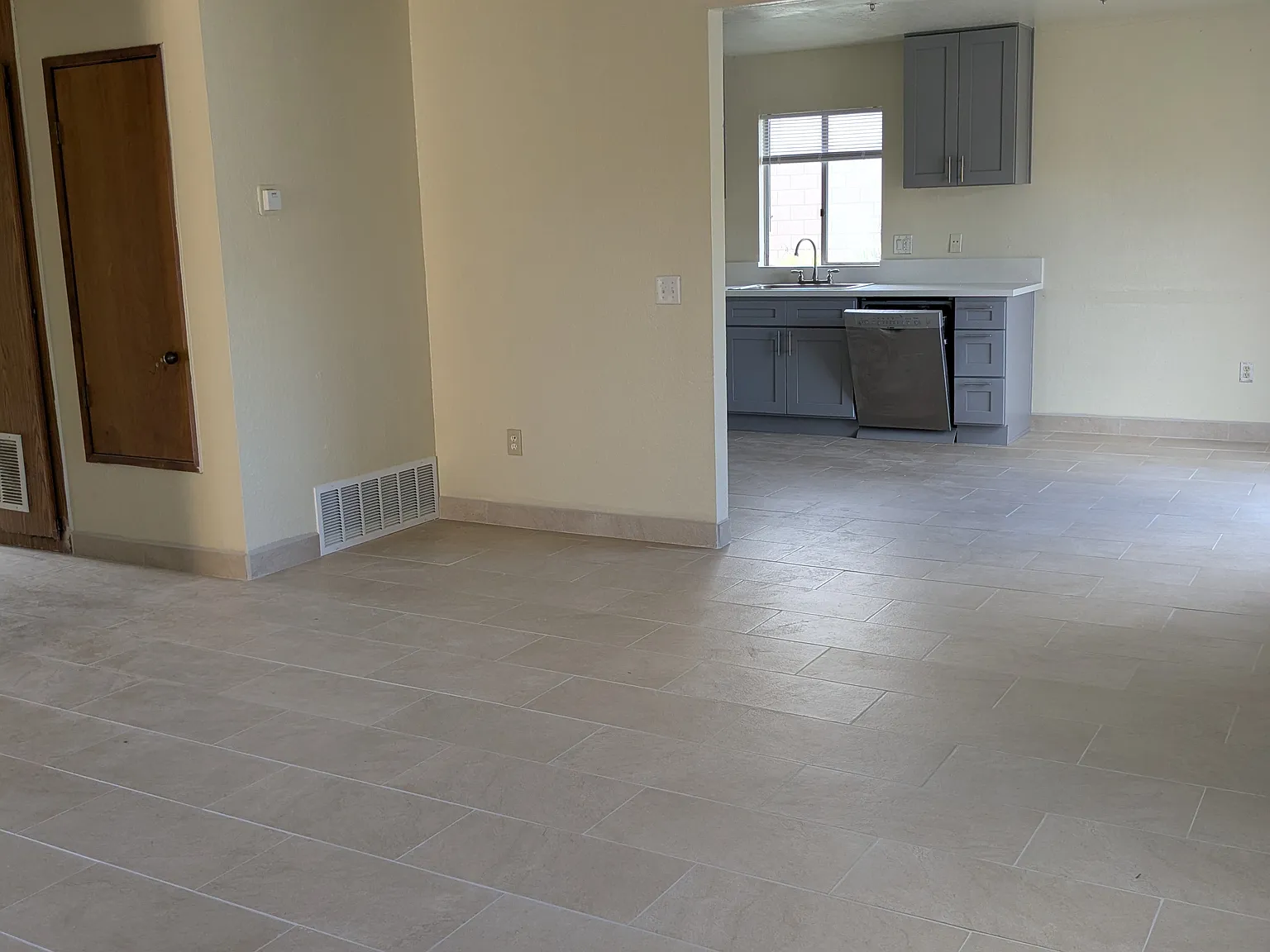 3 bed, 1485 sqft, $3,295 — Photo 2