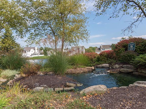 3rd image of 75 Carriage Lake Dr