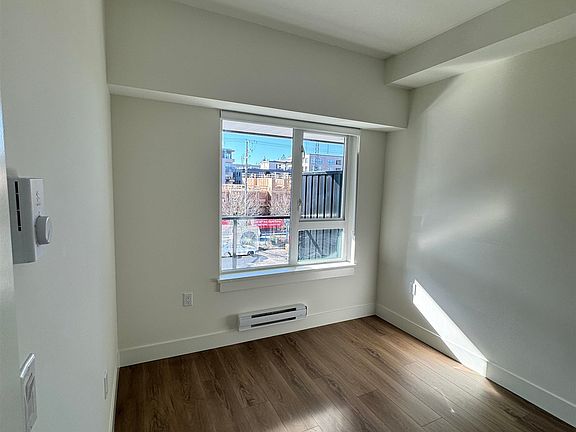 3rd image of 15739 Fraser Hwy #305