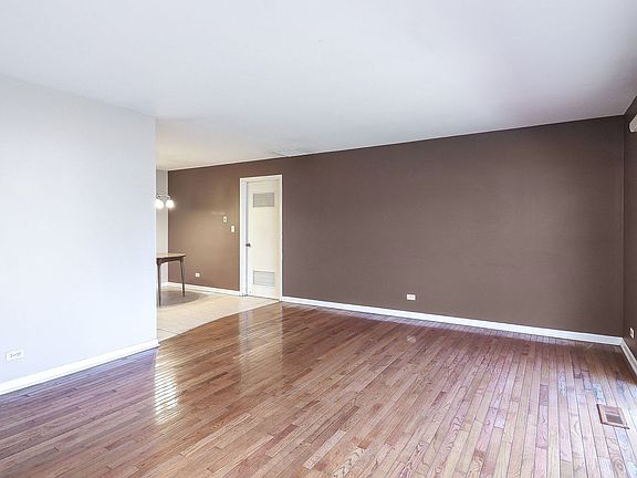3rd image of 170 Quincy Ct APT B