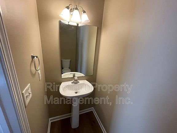 5th image of 913 Kentwood Dr