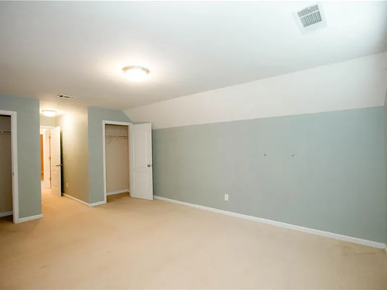 1005 Landover Xing — Photo 38