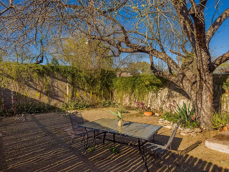 1539 E Lester St — Photo 2