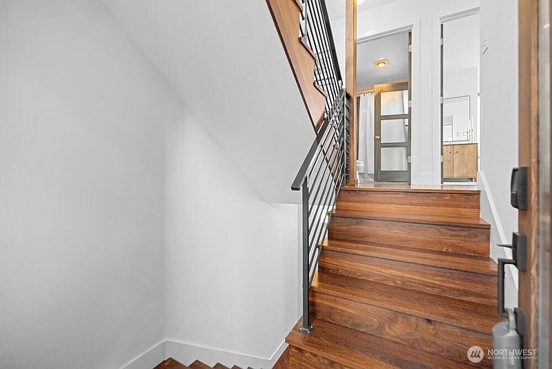 5th image of 3026 SW Avalon Way #A