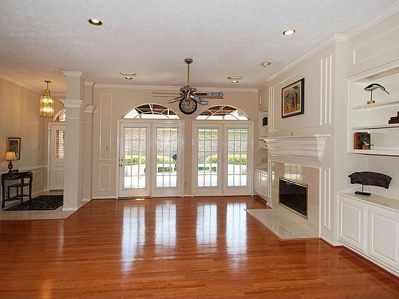 5th image of 3307 Courtland Manor Ln