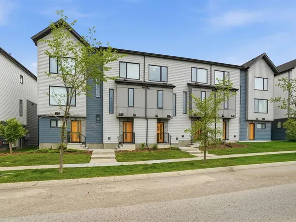 595 Evanston Line NW, Calgary, AB T3P 1S2