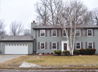3195 S Regal Dr, New Berlin, WI 53151