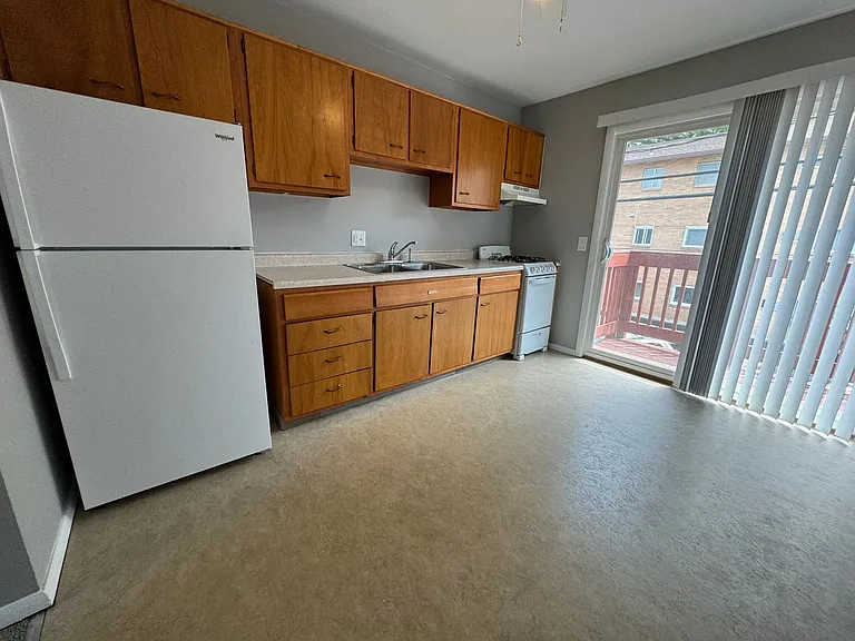 3906 W Sylvania Ave — Photo 38