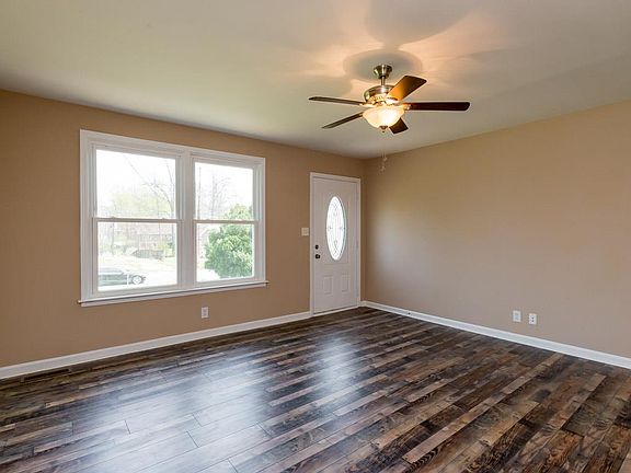 4th image of 629 Linda Ln