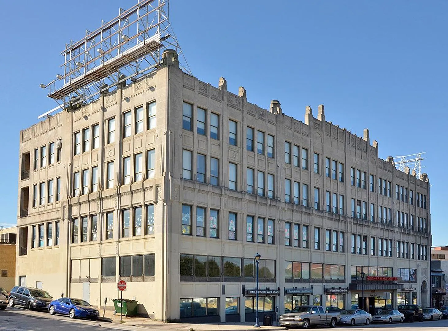 6800 Market Residential — Photo 2