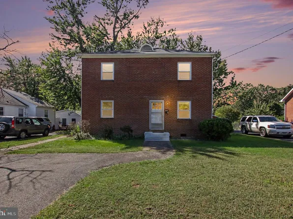 222 Hillcrest Dr, Fredericksburg, VA 22401