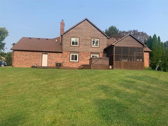 3rd image of 8345 Meadow Dr