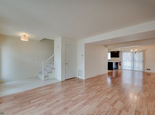374 Mohegan Cir #374, Lafayette, NJ 07848
