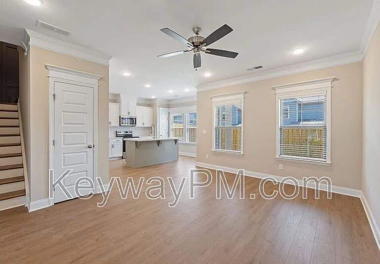 1115 Jolly Ln — Photo 4