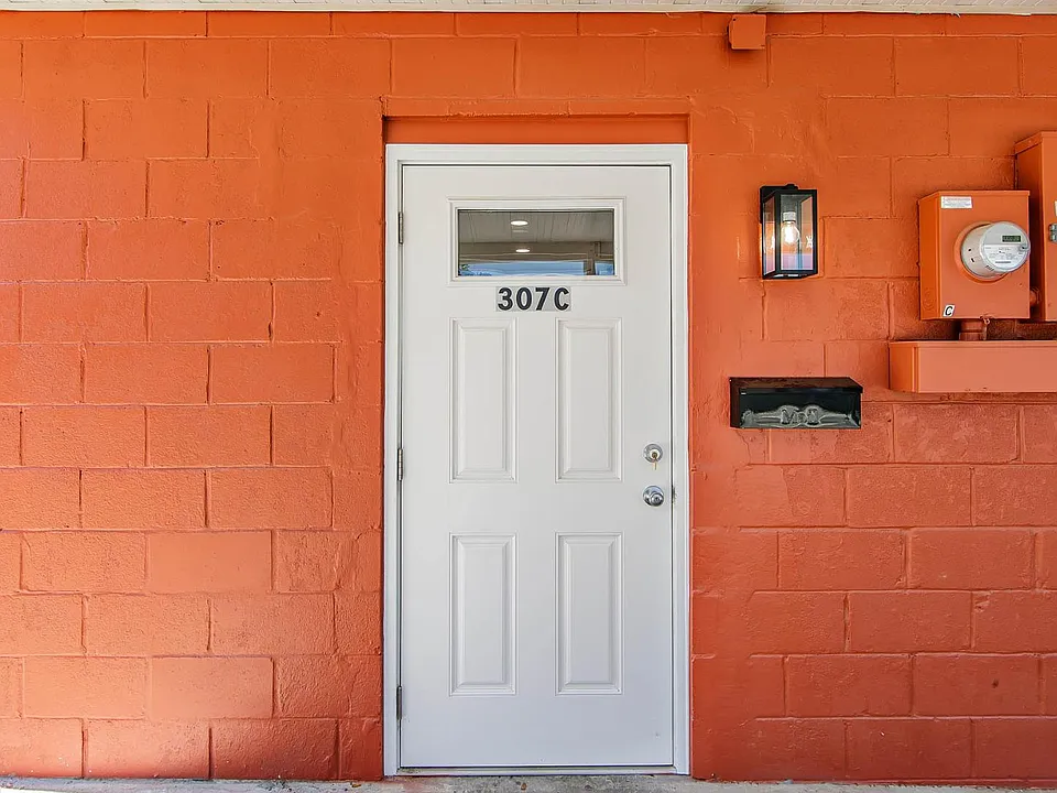 307 Hickory St #307