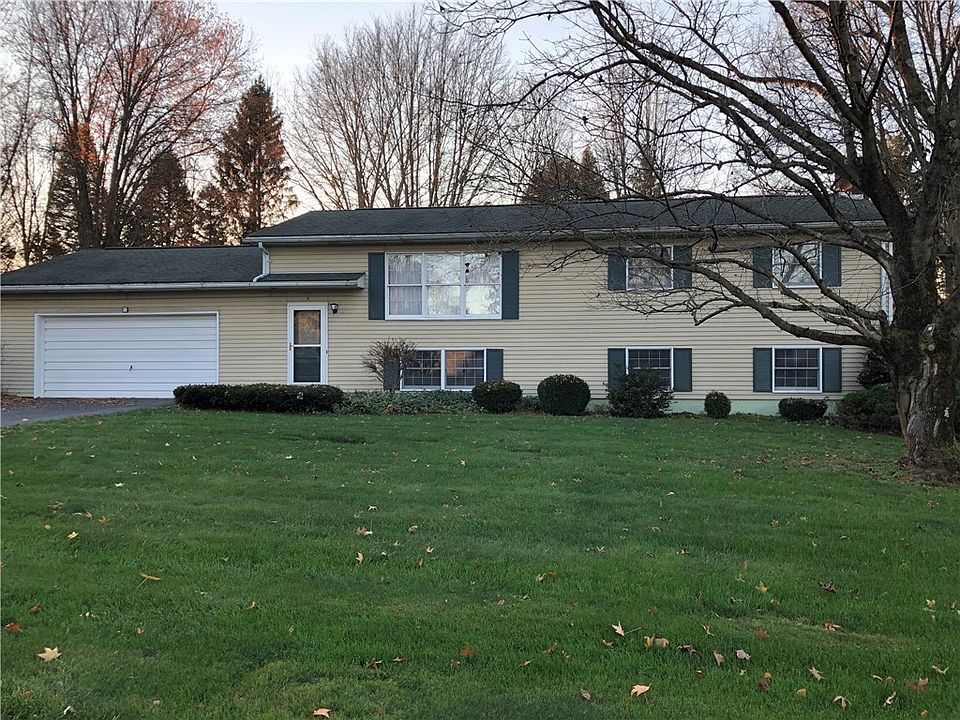 1st image of 5 Meadow Ln