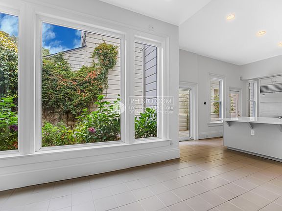 5th image of 2572 Washington St