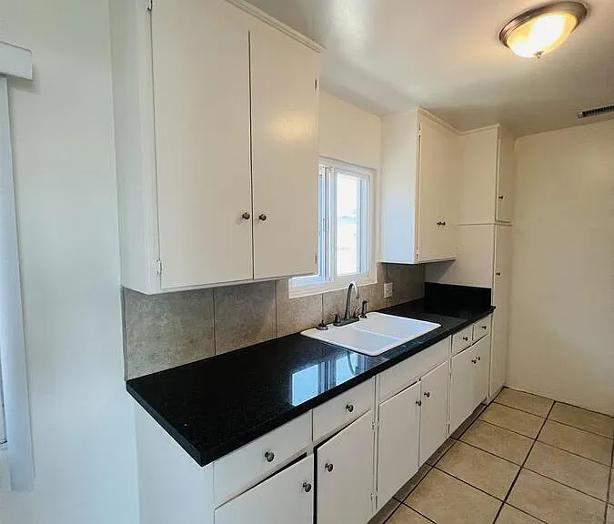 3409 W 104th St #3 — Photo 8