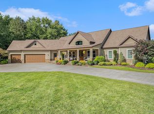 7196 Manor Ln, Fowlerville, MI 48836