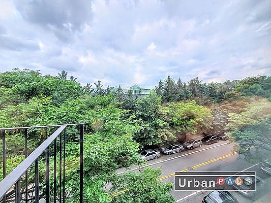 2nd image of 975 Washington Ave #4A