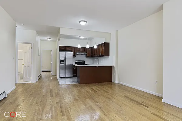 Rented by CORE | media 27