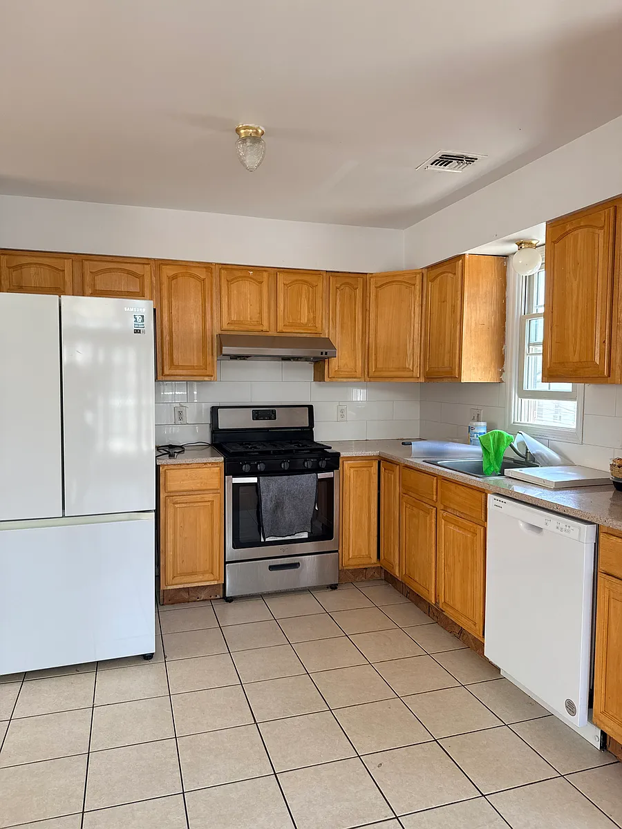 Building Photo - 322 Baldwin Ave #2