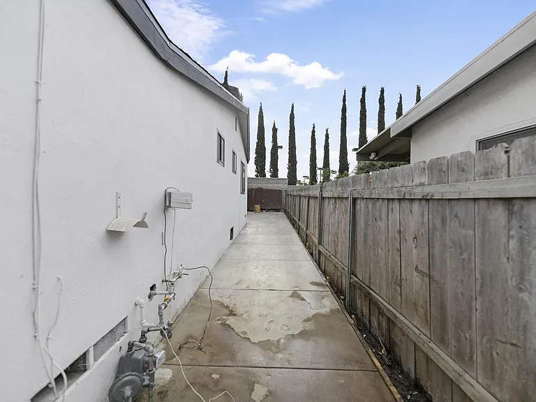 5313 Hewlett Dr — Photo 22