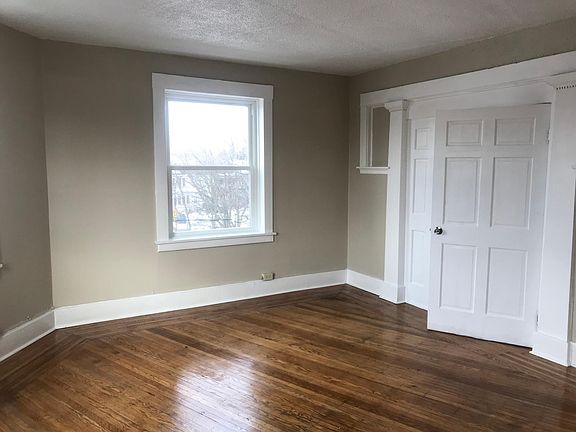 2nd image of 1942 Seneca St #6