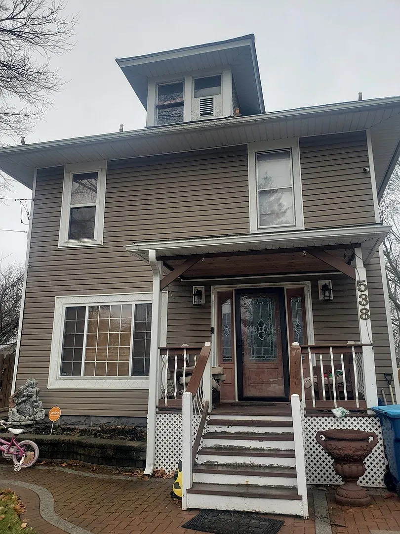 538 N View St photo 1