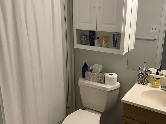 36 Center St - Bathroom