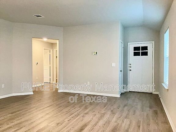 2nd image of 1452 Fairhaven Gtwy