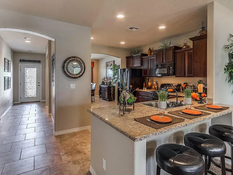 2064 Robert Minnie Pl — Photo 4