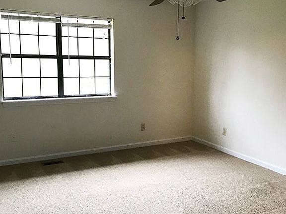 5th image of 3711 Oakwood Hills Dr APT D