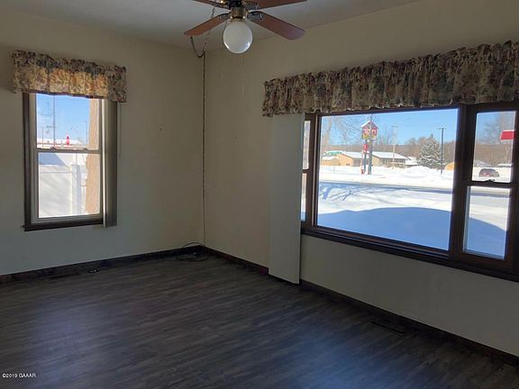 3rd image of 310 Minnesota Ave E