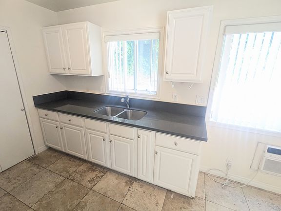 4th image of 11601 Burbank Blvd #2