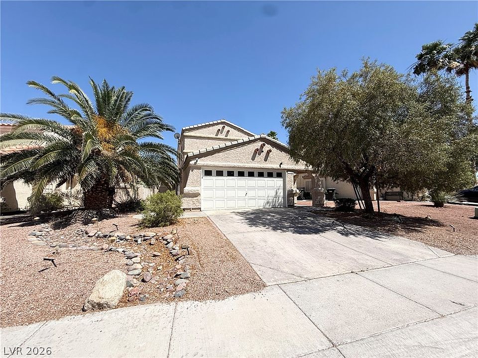 1st image of 2066 Waverly Cir