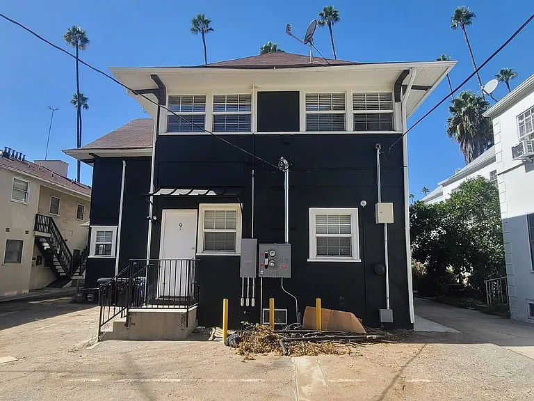 Wilton Place Apartments — Photo 10