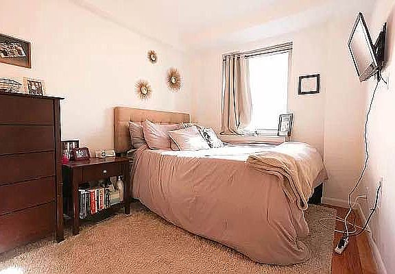 3rd image of 56 Saint Marks Pl APT 4A
