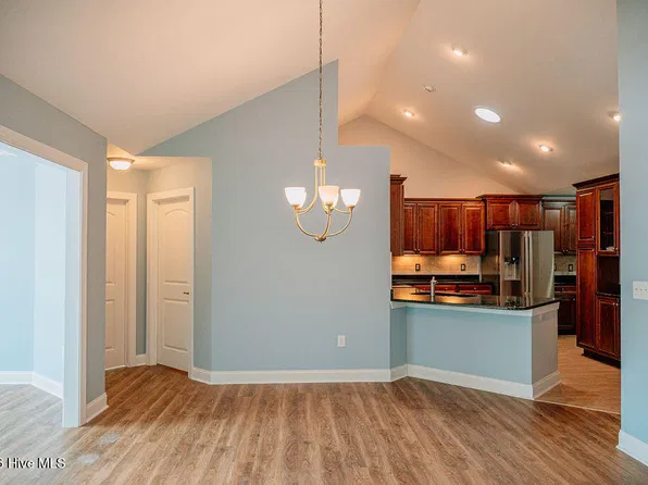 123 W Chelsea Court, Southern Pines, NC 28387