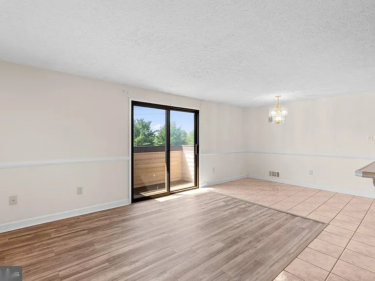 701 Heather Ridge Dr #J — Photo 10