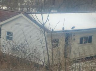 979 Independence Rd, Aliquippa, PA 15001