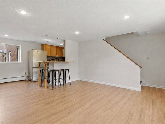 3rd image of 52 Bishop Dr Unit 52