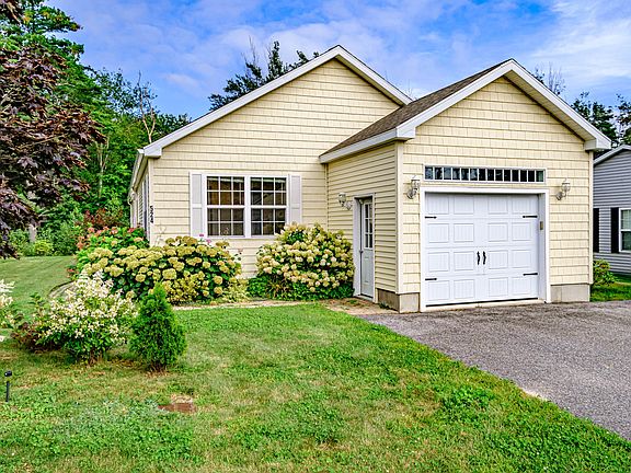 2nd image of 524 Desfosses Avenue